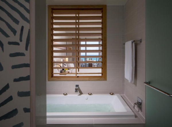 Eden Roc Miami Beach image 8